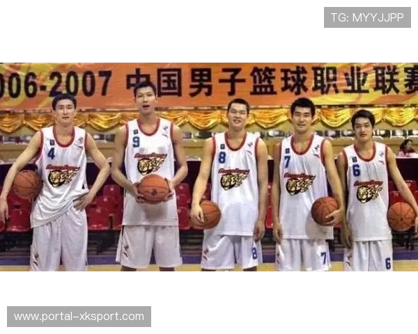 监利小城大爱篮球联盟摘得荆州首届“青BA”青年组冠军 监利小城大爱篮球联盟摘得荆州首届“青BA”青年组冠军